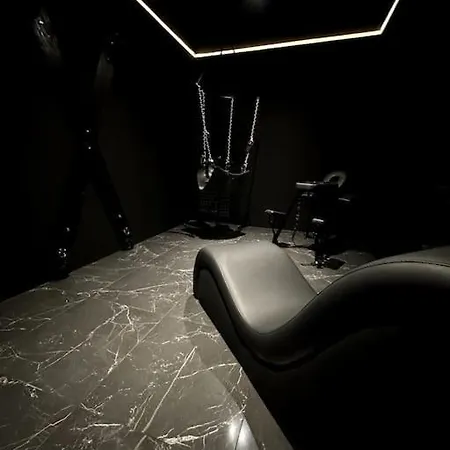 Bdsm Tantra Love Room & Spa Miramas Exterior photo