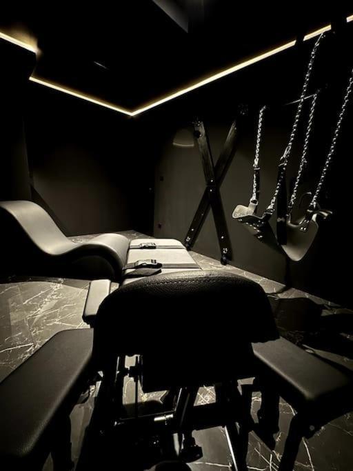 Bdsm Tantra & Apartment